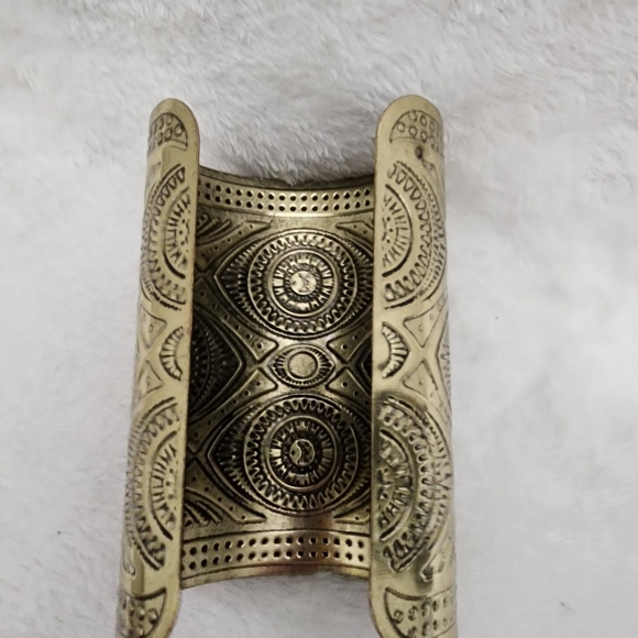 SOLD- Bronzed Eye Cuff - Picture 4 of 9